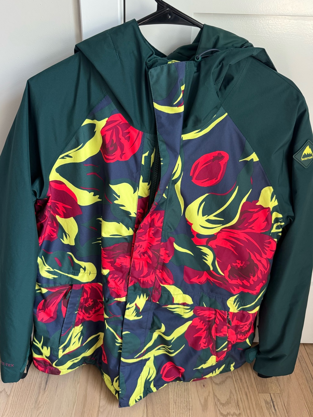 Womenâs Burton Gortex Kaylo Snow Jacket, Size Xl.